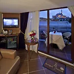 فندق جي إل كيه بريميير أكروبول سويتس آند سبا 4*