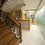 جي إل كيه بريميير أكروبول سويتس آند سبا 4* اسطنبول