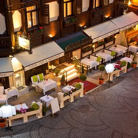 Glk Premier Acropol & מלון