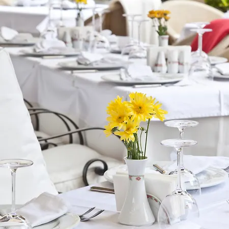 מלון Glk Premier Acropol & 4*