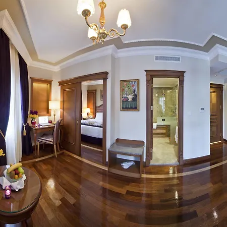 Glk Premier Acropol & Hotell 4*