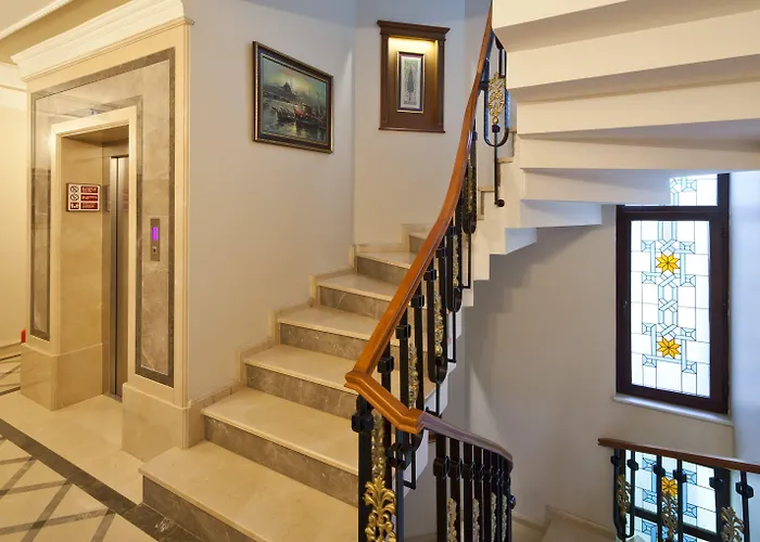 Glk Premier Acropol & 4*